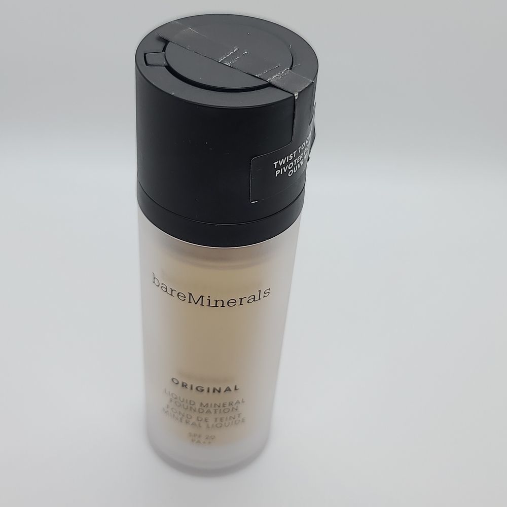 BareMinerals Liquid Mineral Foundation in color Fairly Light 03